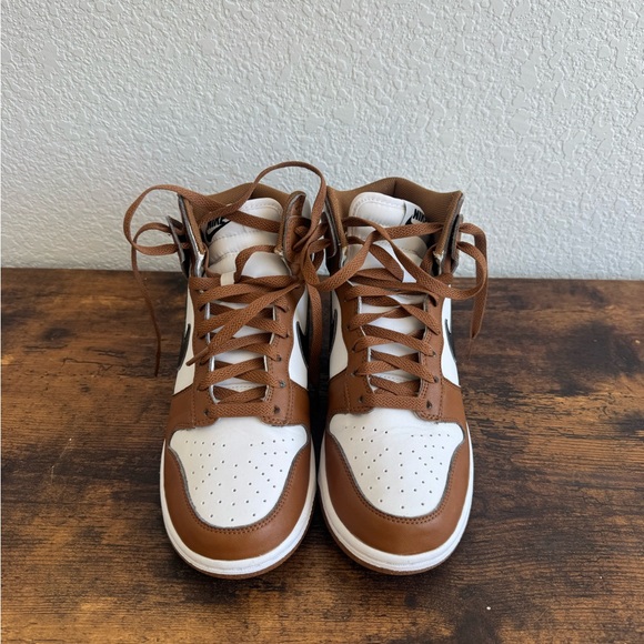 Nike Dunk Brown and White High Top Unisex Sneakers - Picture 2 of 4